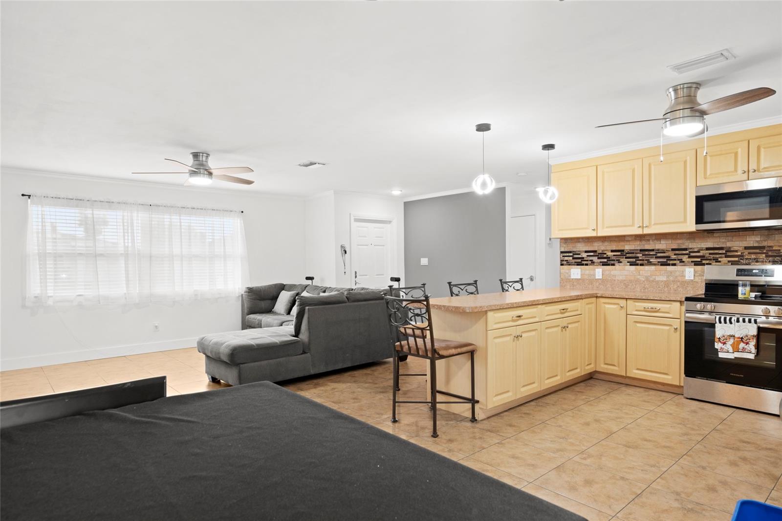 Listing photo id 14 for 1672 Angelico Lane