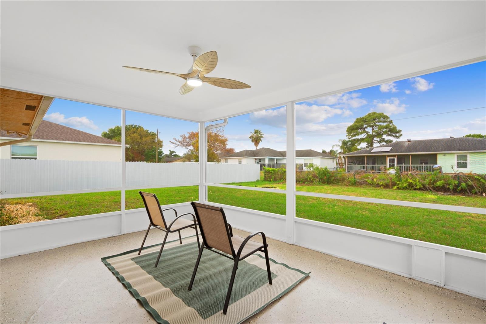 Listing photo id 29 for 1672 Angelico Lane