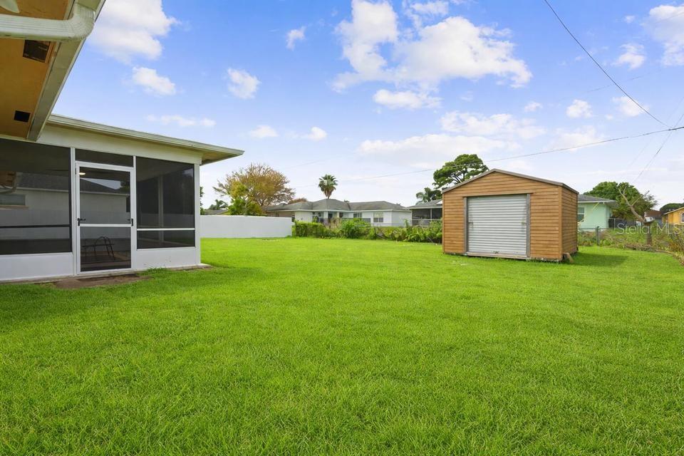 Listing photo id 33 for 1672 Angelico Lane