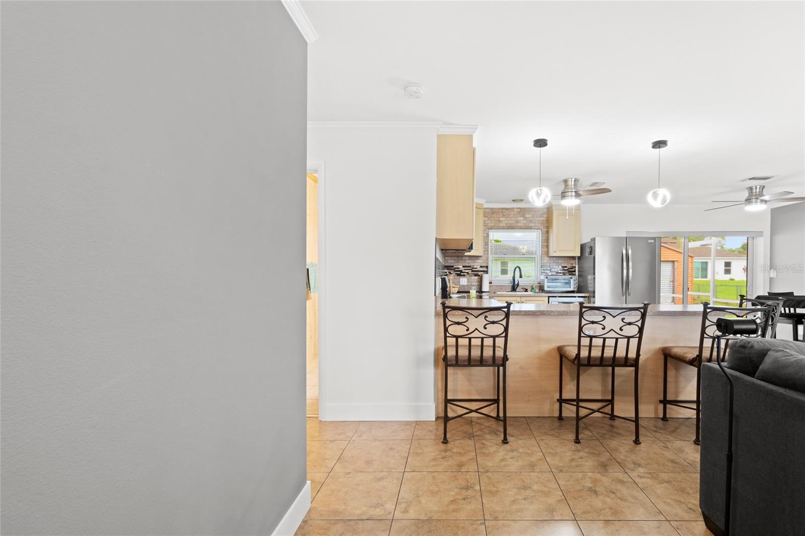 Listing photo id 3 for 1672 Angelico Lane