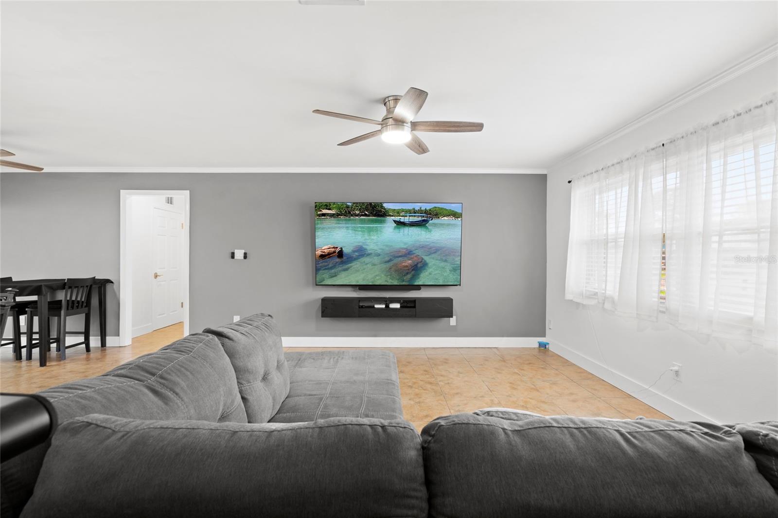 Listing photo id 4 for 1672 Angelico Lane