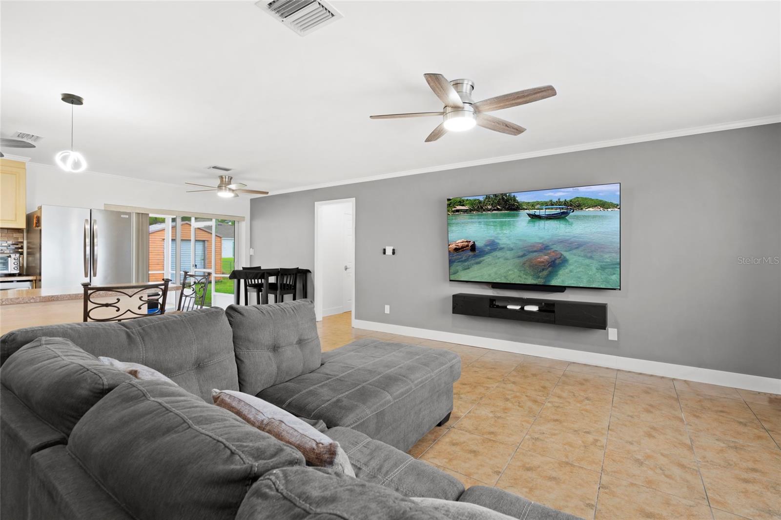 Listing photo id 6 for 1672 Angelico Lane