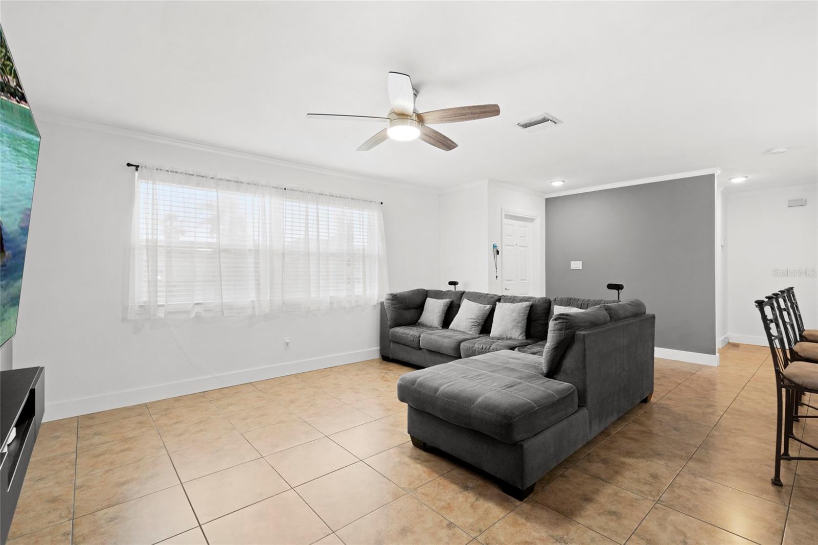 Listing photo id 7 for 1672 Angelico Lane