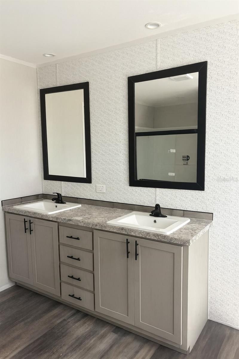 Image 17 of 22 For 18990 268th Street