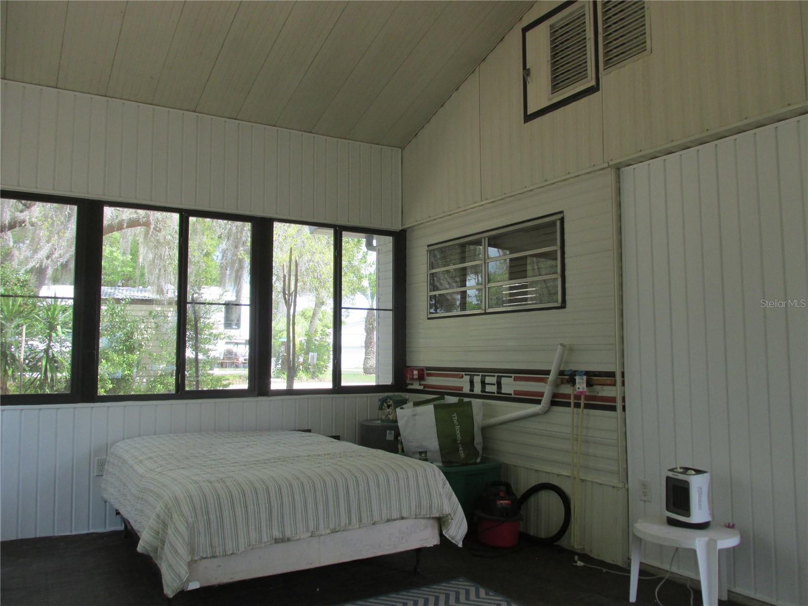 Image 17 of 33 For 7 Blue Quill Circle