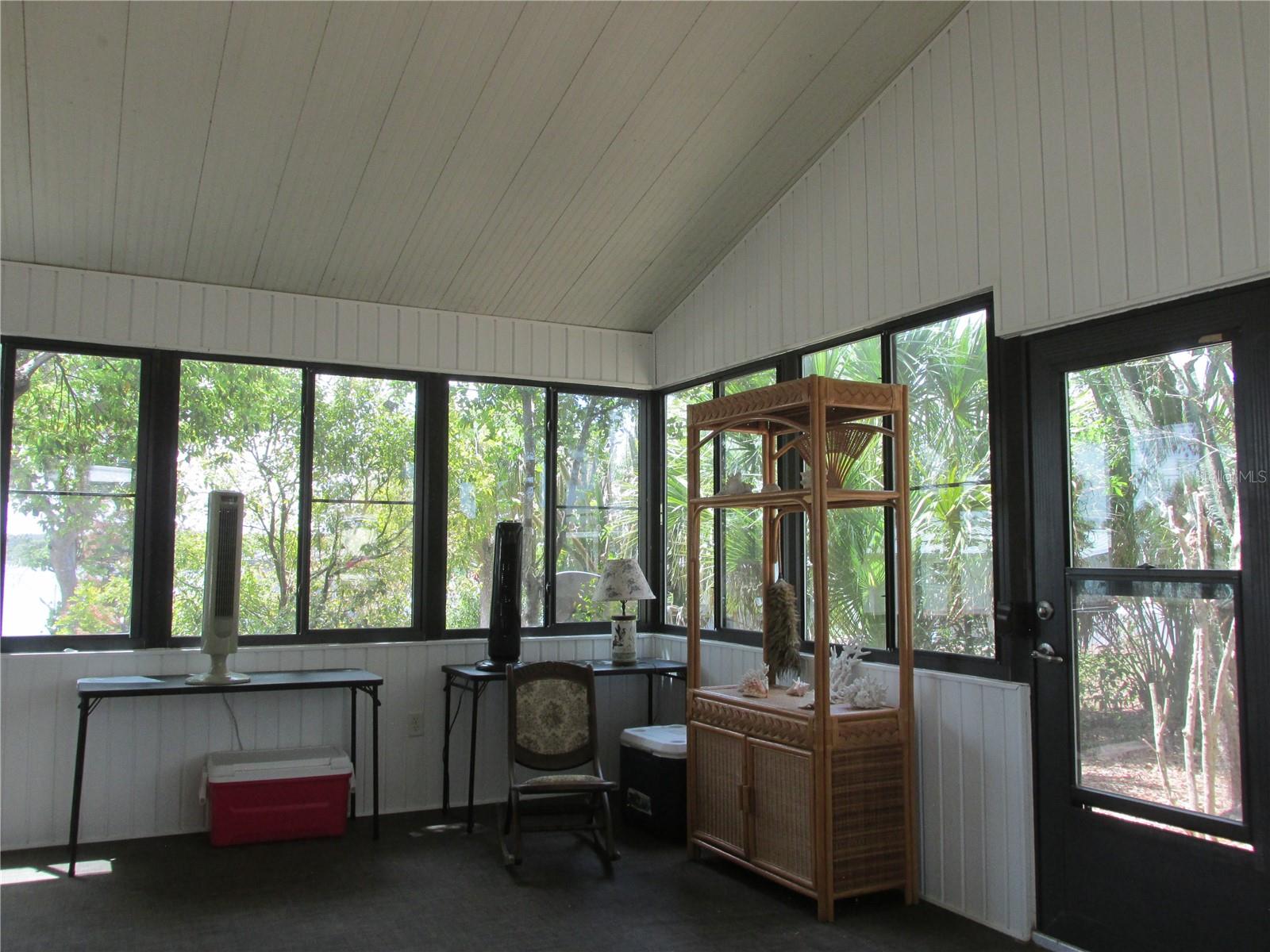 Image 18 of 33 For 7 Blue Quill Circle