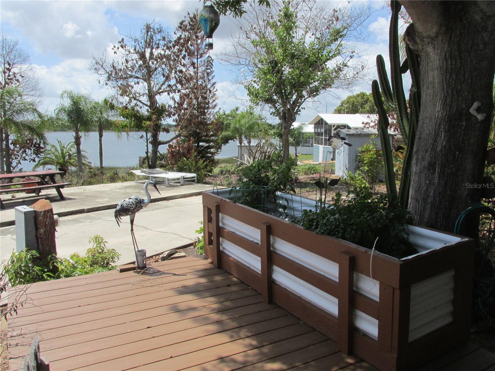 Image 23 of 33 For 7 Blue Quill Circle