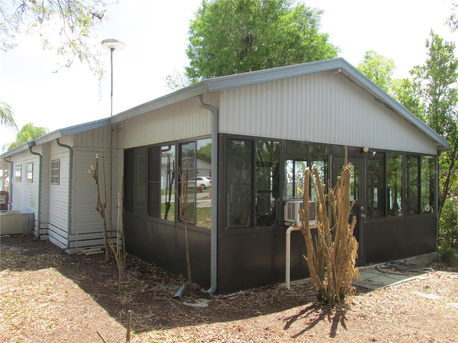 Image 26 of 33 For 7 Blue Quill Circle