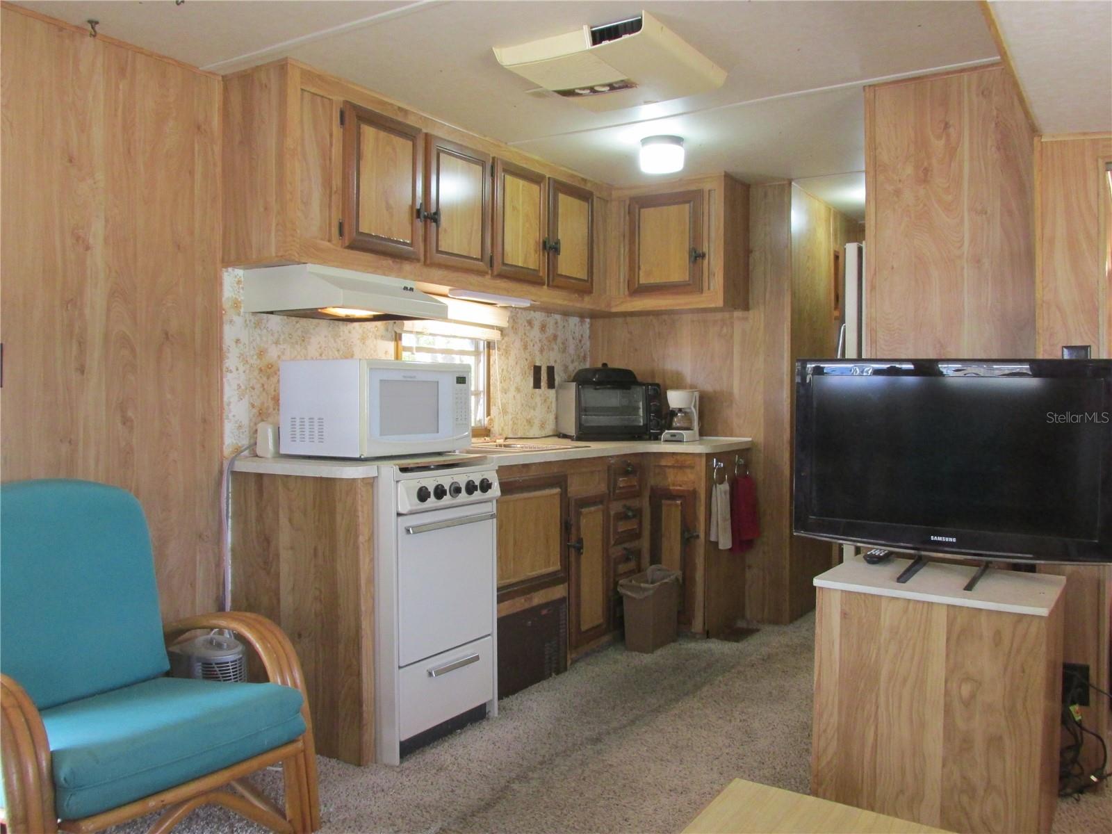 Image 8 of 33 For 7 Blue Quill Circle