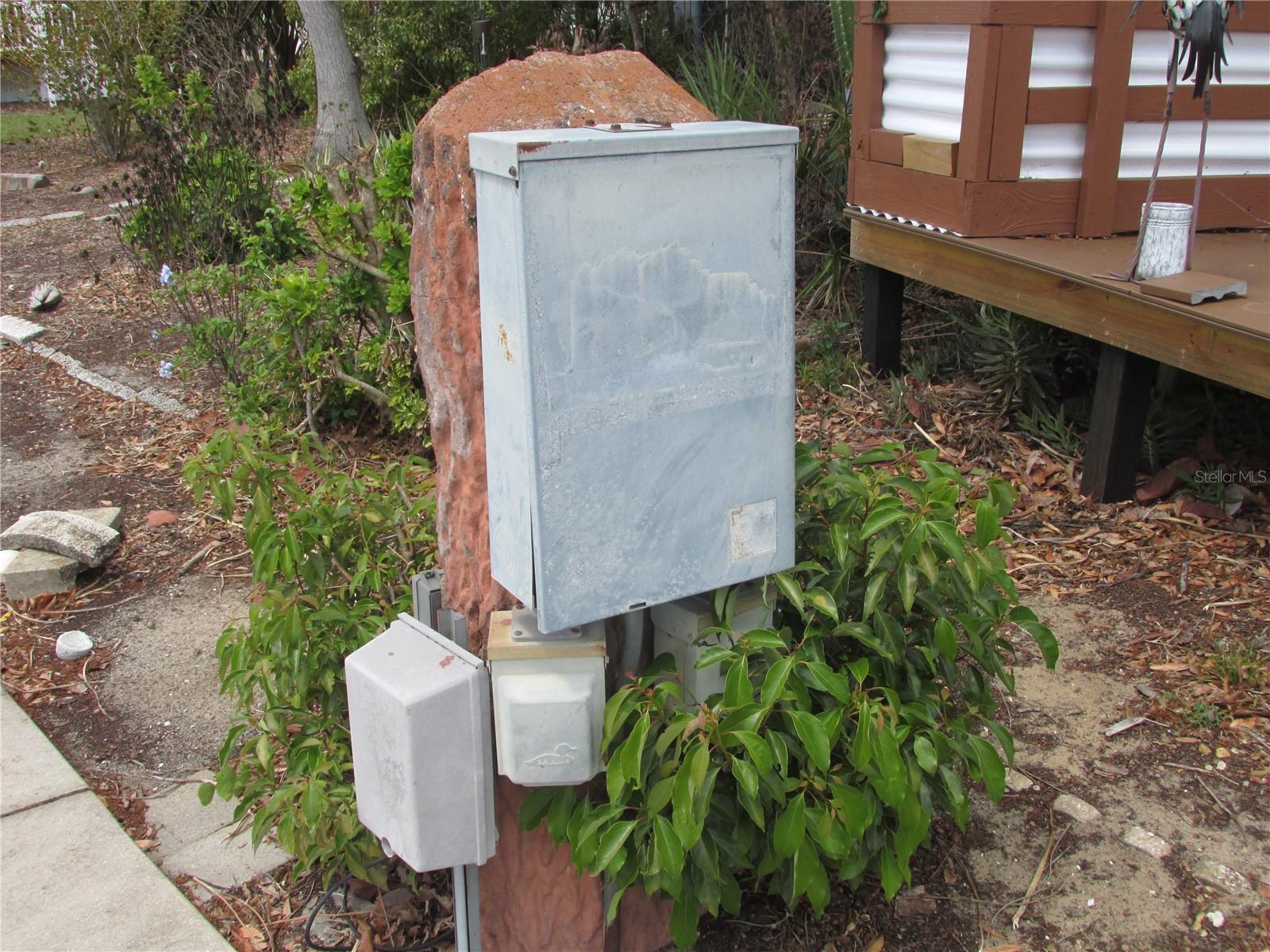 Image 5 of 15 For 9 Blue Quill Circle