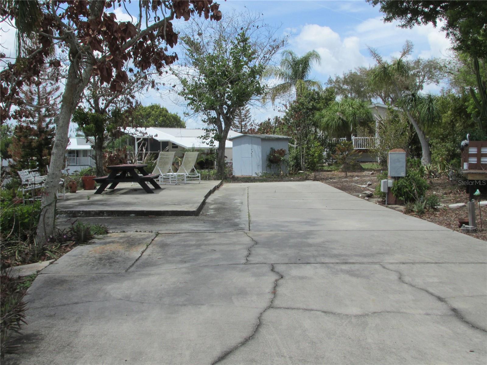 Image 7 of 15 For 9 Blue Quill Circle