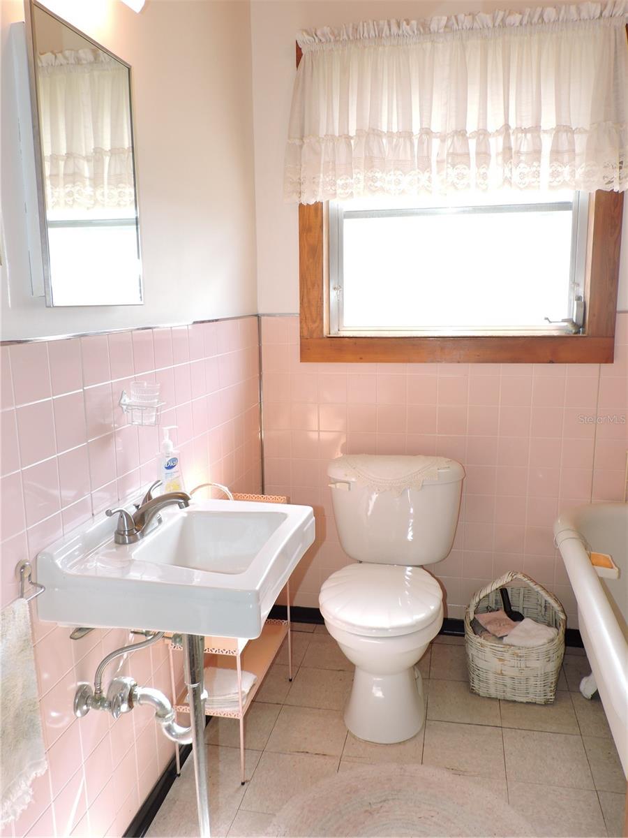 Image 17 of 49 For 14213 Reese Drive