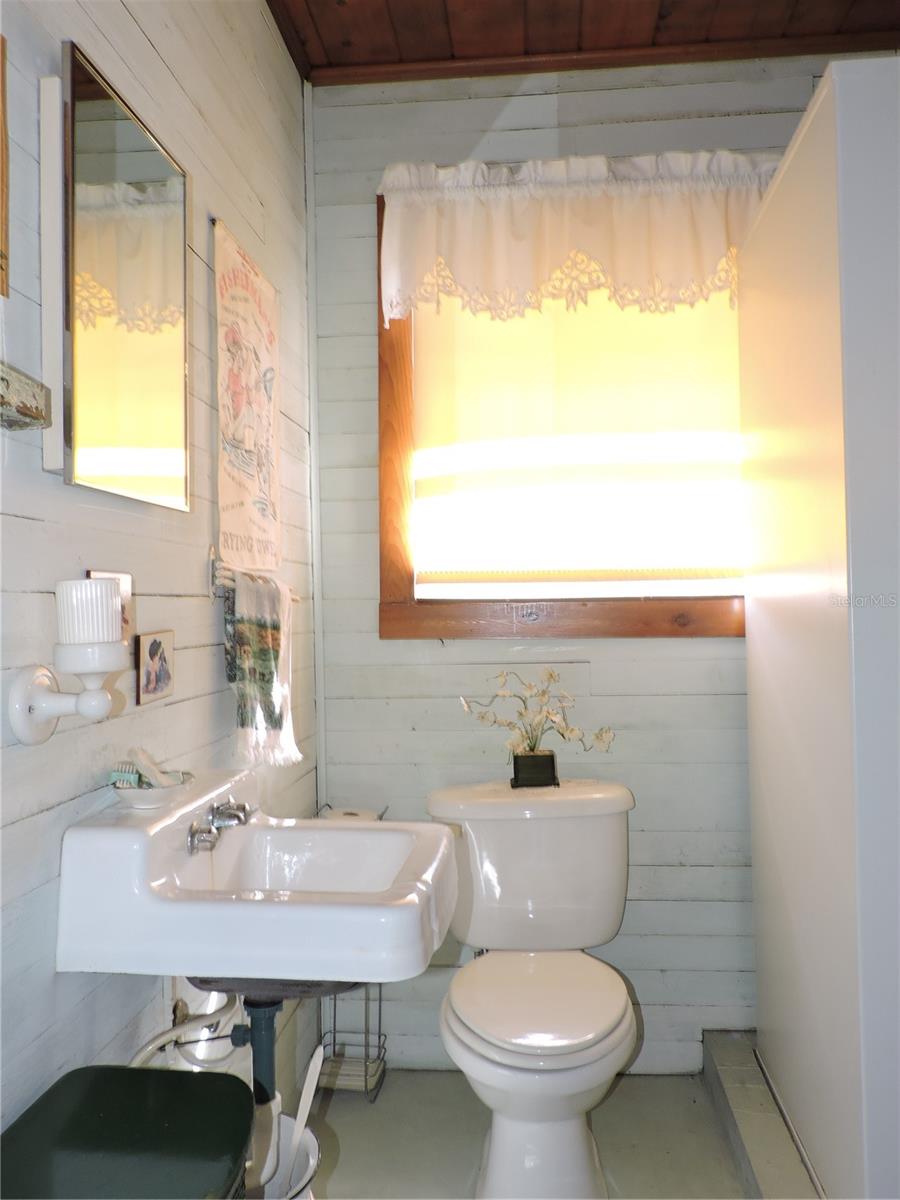 Image 23 of 49 For 14213 Reese Drive