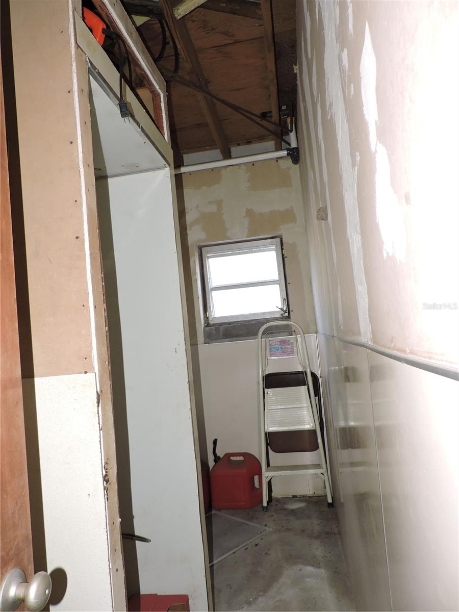 Image 32 of 49 For 14213 Reese Drive