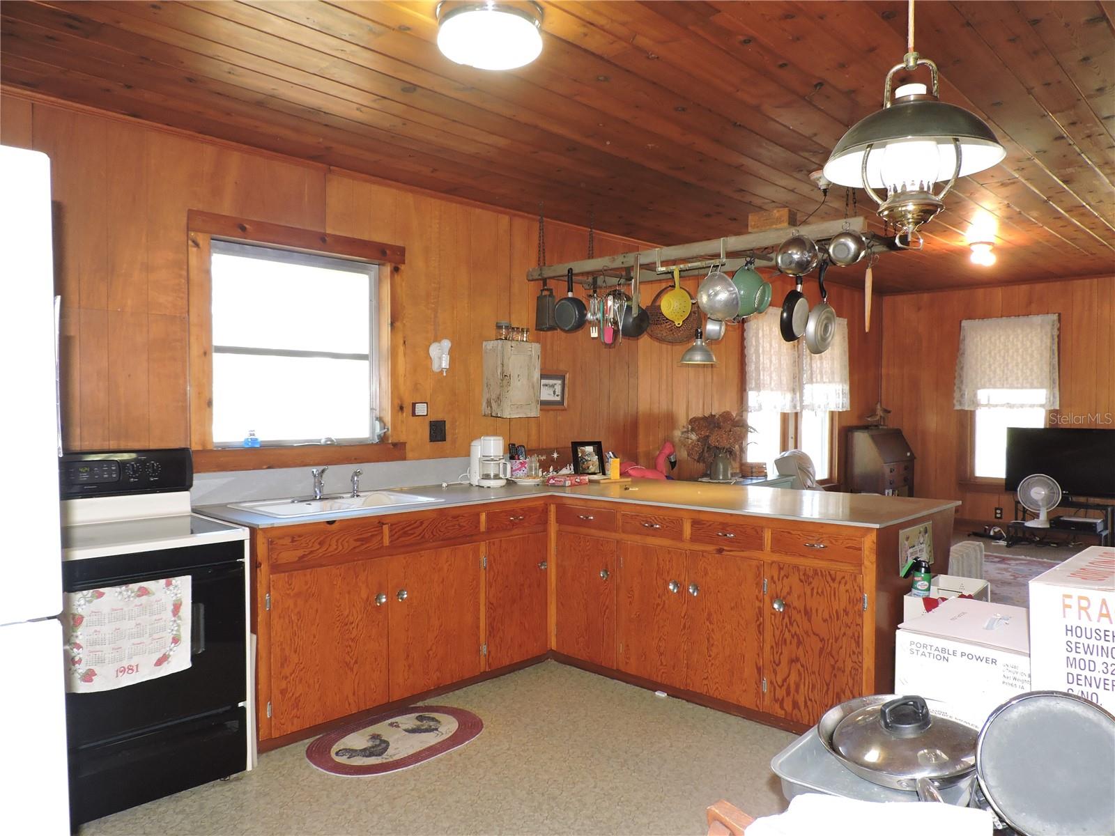 Image 8 of 49 For 14213 Reese Drive