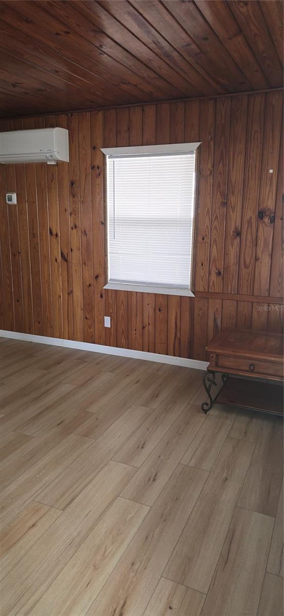 Image 20 of 21 For 1573 Ft Meade Rd