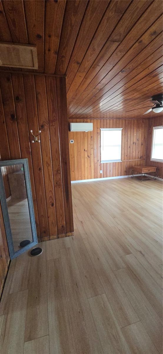 Image 6 of 21 For 1573 Ft Meade Rd