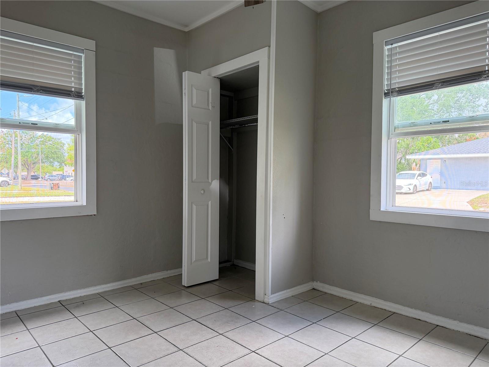 Image 4 of 6 For 1019 2nd Street Se