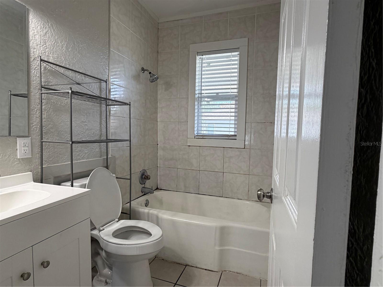 Image 5 of 6 For 1019 2nd Street Se