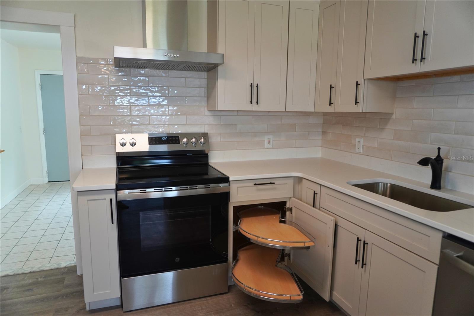 Image 10 of 28 For 324 Jefferson Street