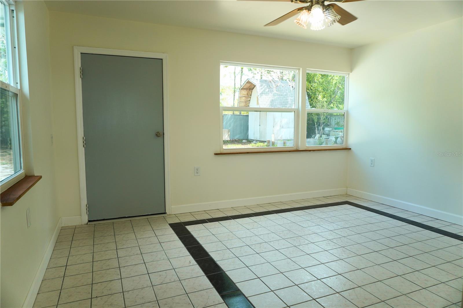 Image 14 of 28 For 324 Jefferson Street