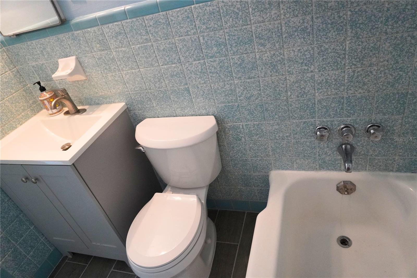 Image 17 of 28 For 324 Jefferson Street