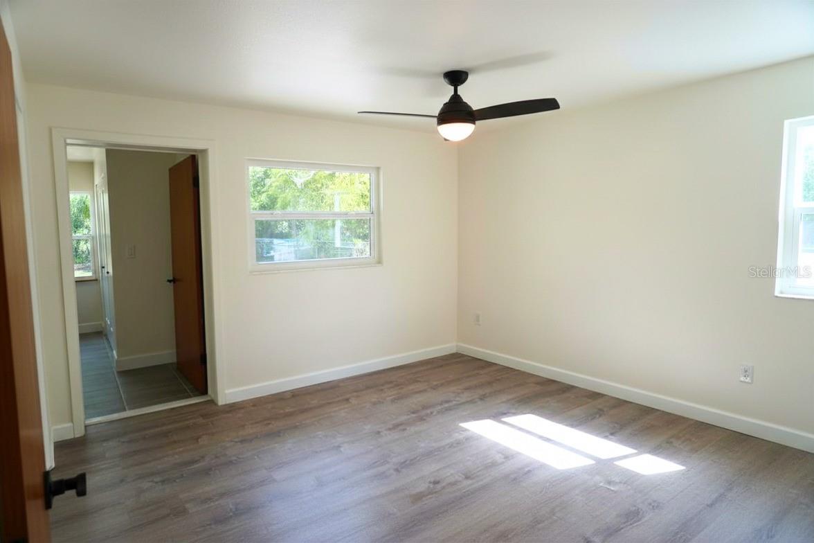 Image 18 of 28 For 324 Jefferson Street