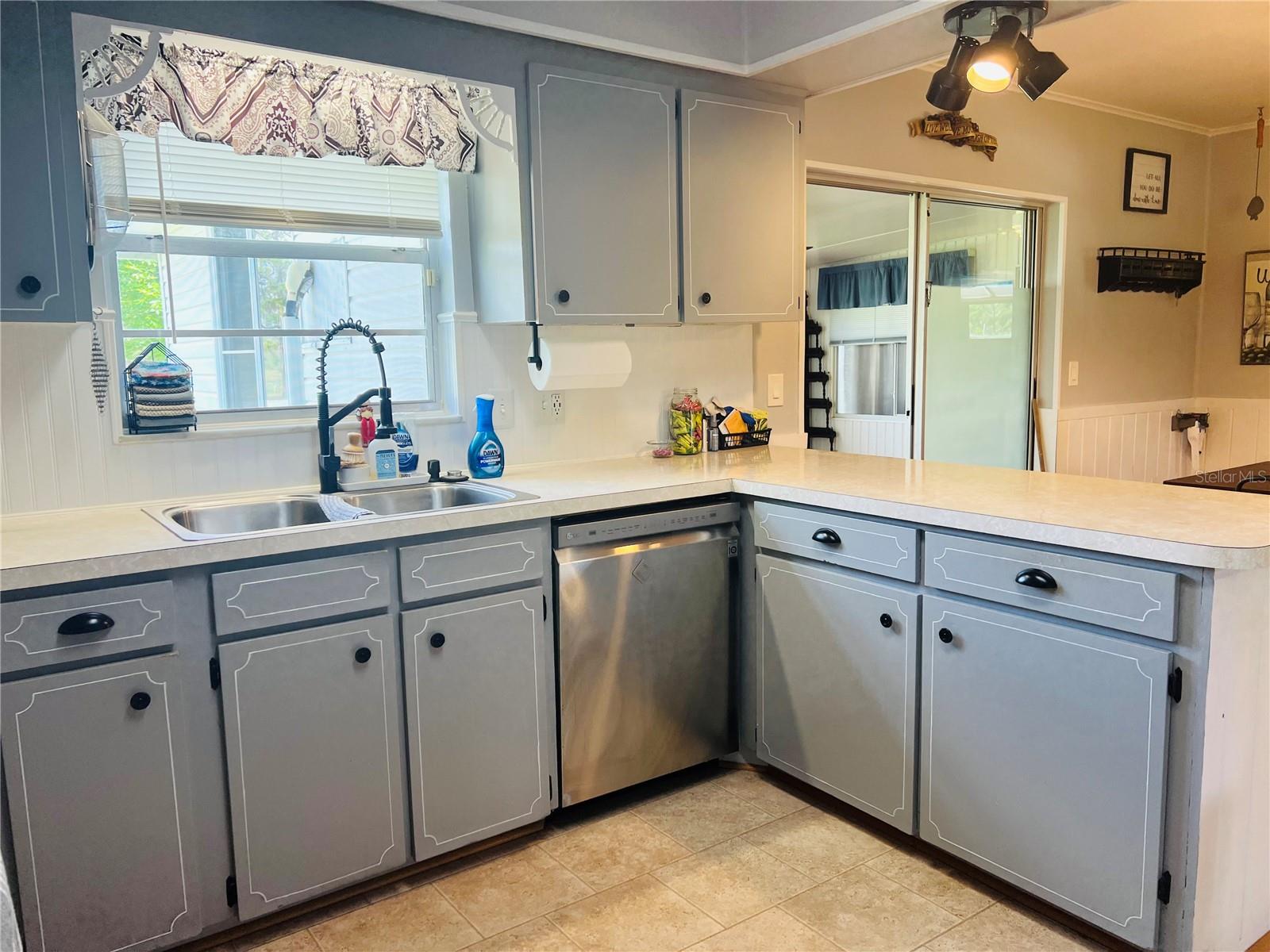 Image 41 of 98 For 8225 Wakeford Road