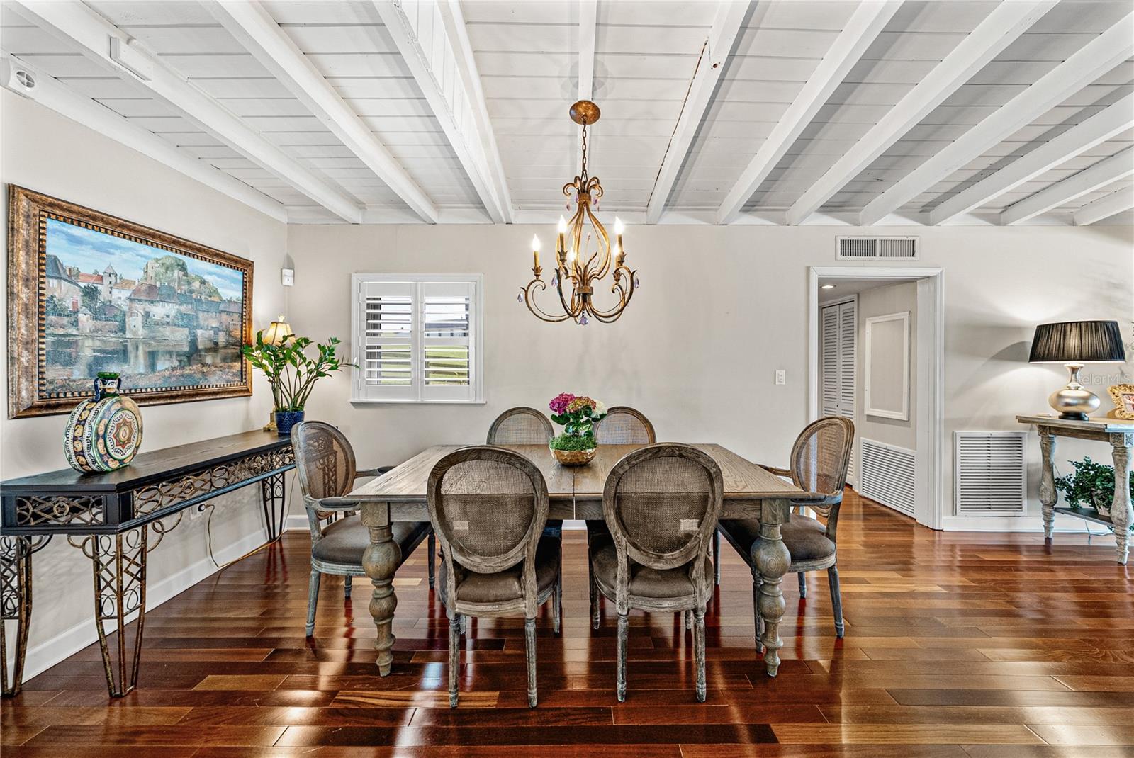 Image 16 of 96 For 1075 Cody Cove Road