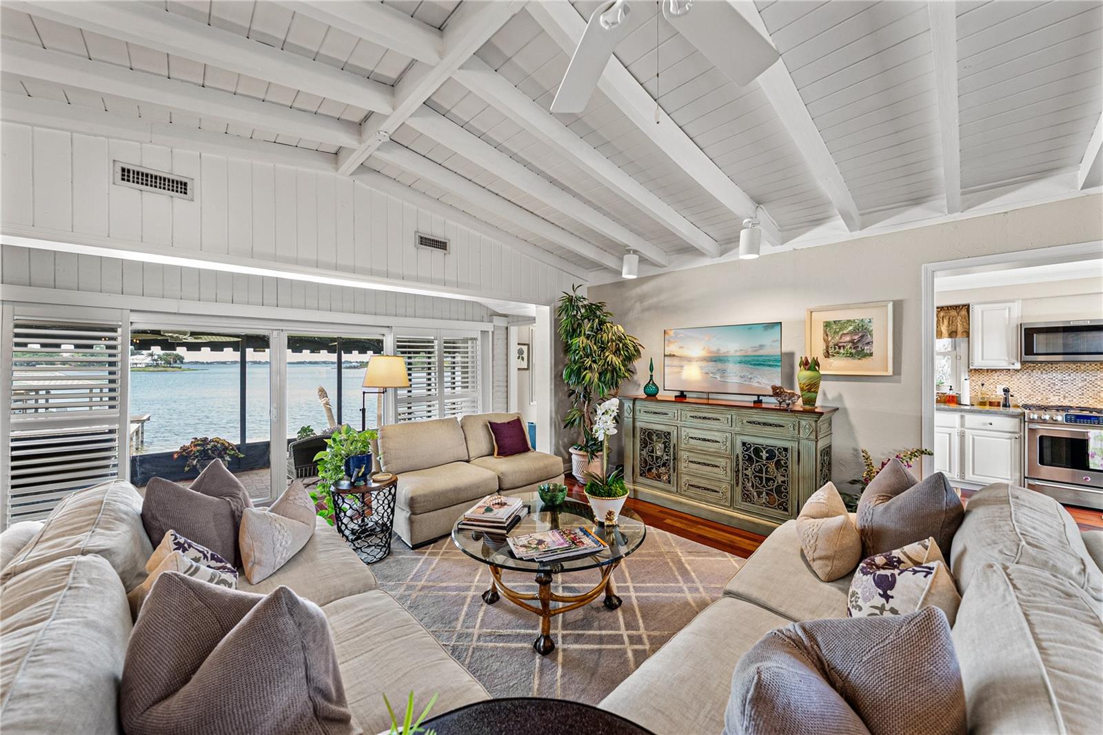 Image 18 of 96 For 1075 Cody Cove Road