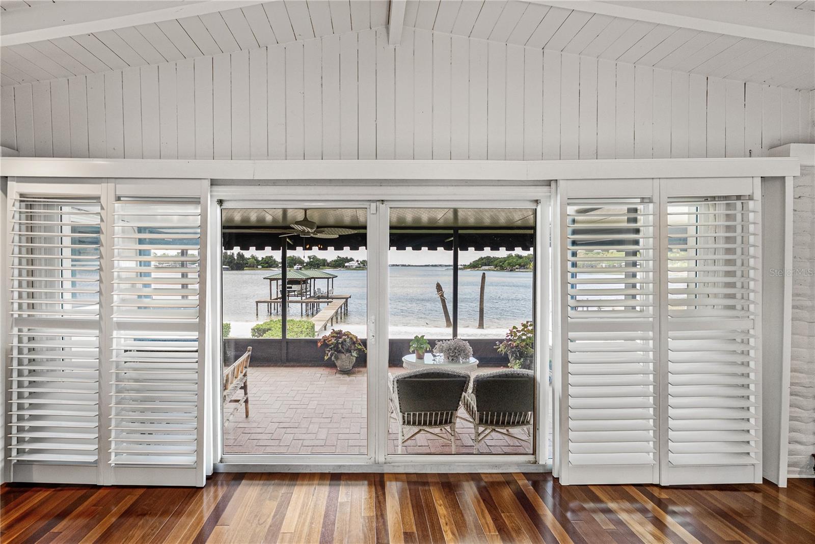 Image 19 of 96 For 1075 Cody Cove Road