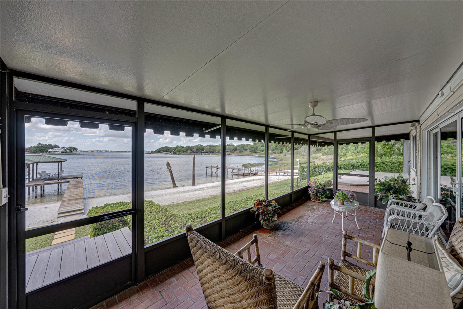 Image 23 of 96 For 1075 Cody Cove Road