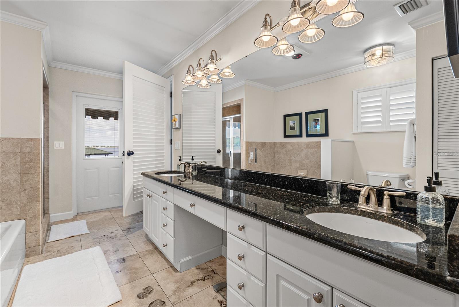 Image 36 of 96 For 1075 Cody Cove Road