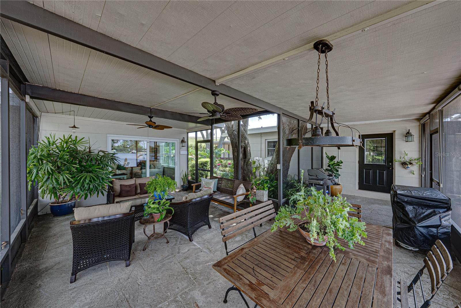 Image 41 of 96 For 1075 Cody Cove Road