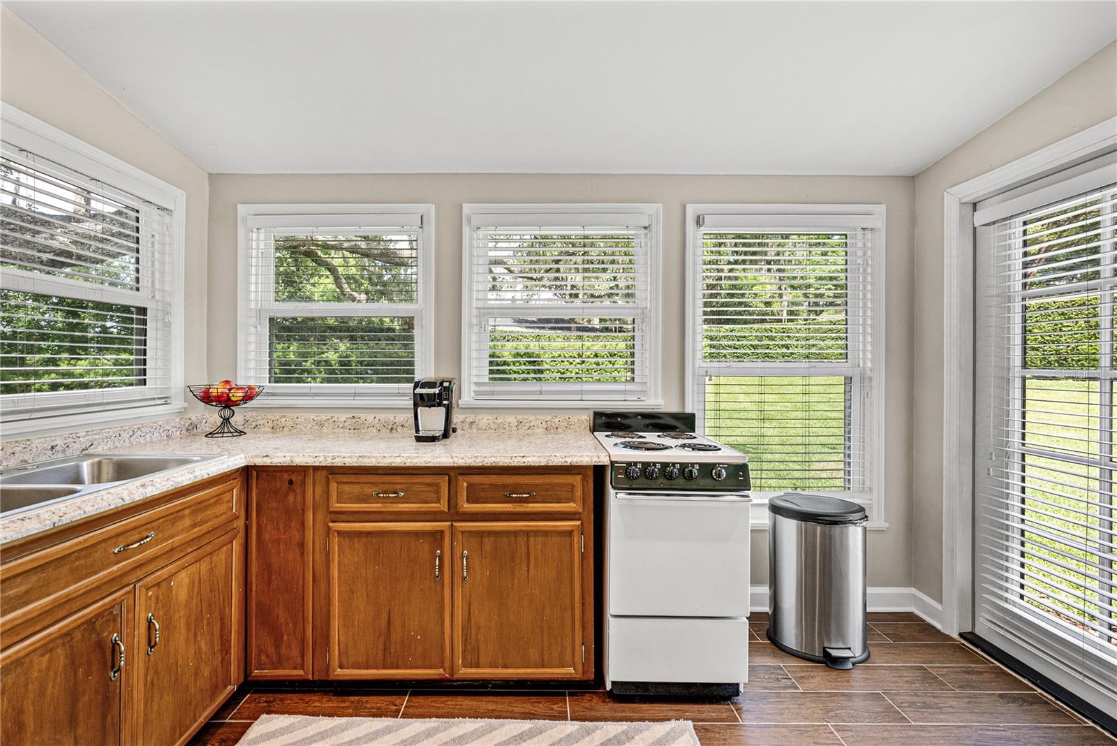 Image 50 of 96 For 1075 Cody Cove Road