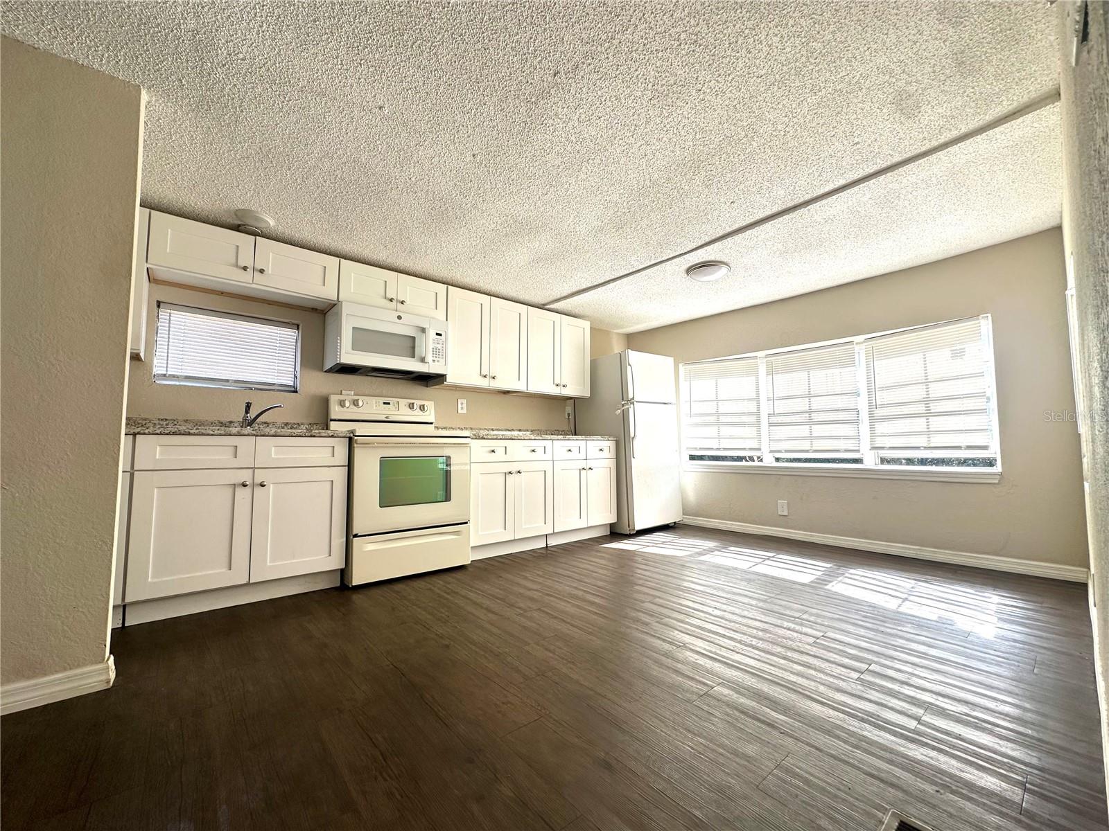 Image 4 of 7 For 12 Hill Street