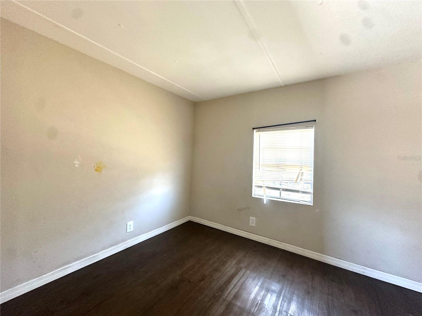 Image 5 of 7 For 12 Hill Street