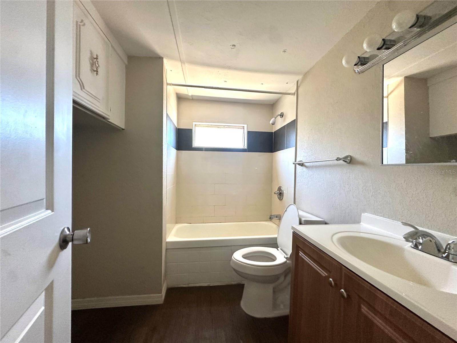 Image 7 of 7 For 12 Hill Street