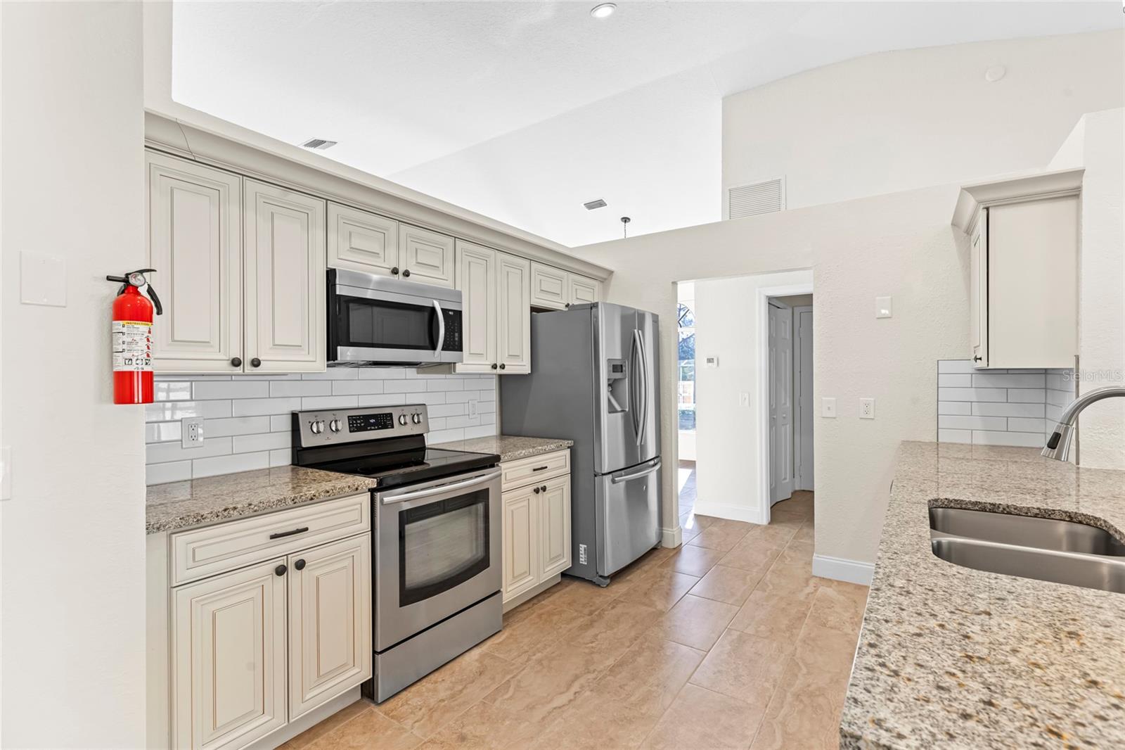 Image 13 of 39 For 2141 Bayshore Boulevard