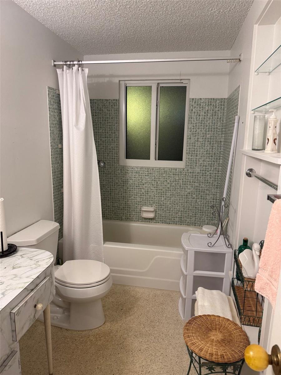 Image 5 of 6 For 1032 Winsome Road