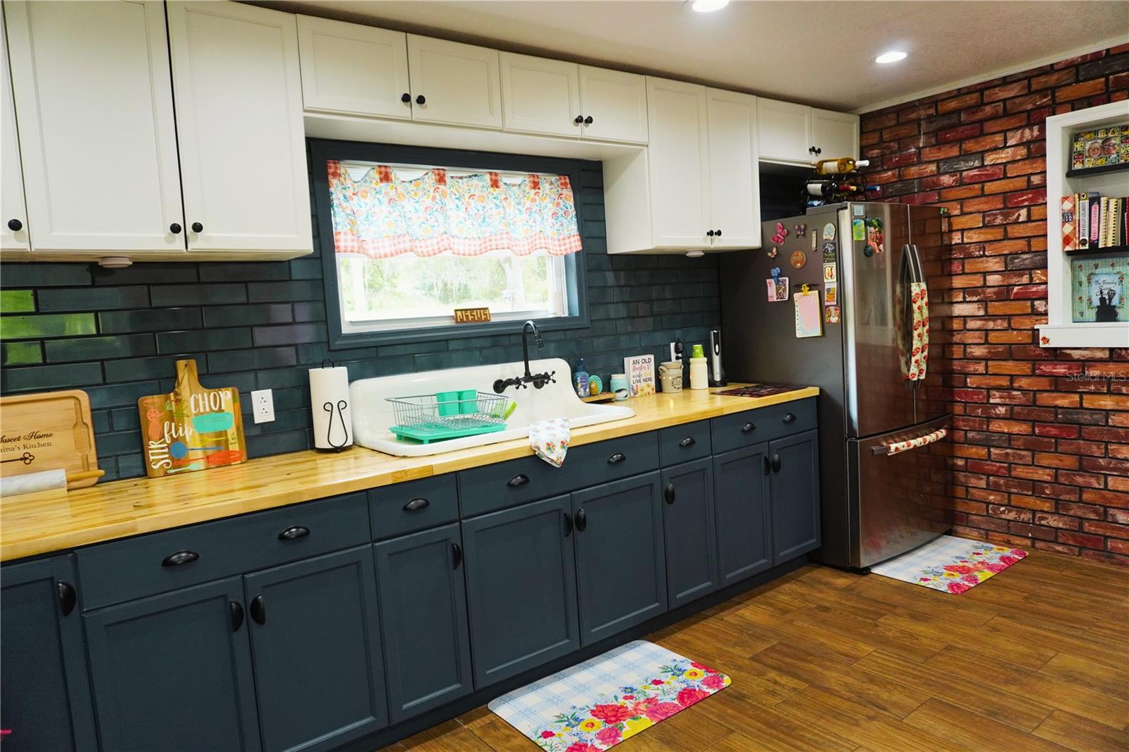 Image 15 of 30 For 11717 Salmon Drive