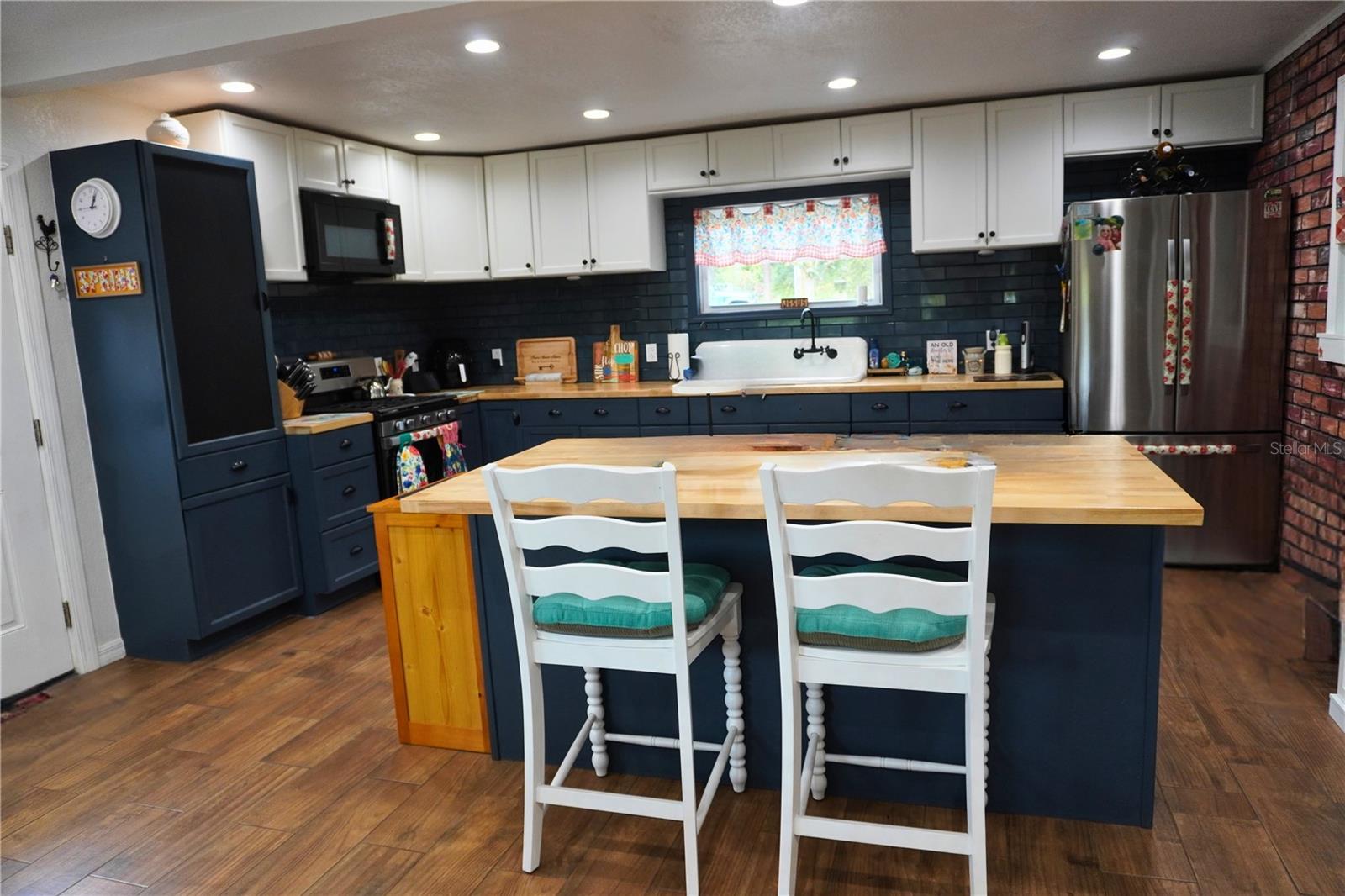 Image 16 of 30 For 11717 Salmon Drive