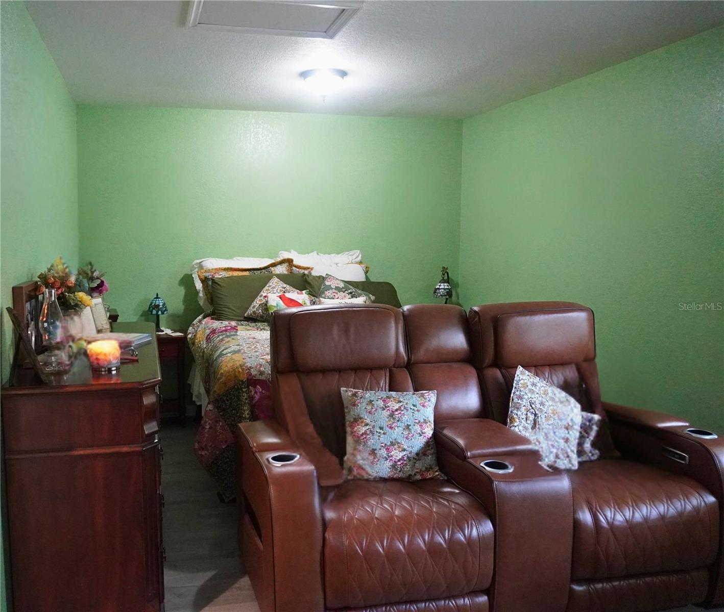 Image 19 of 30 For 11717 Salmon Drive