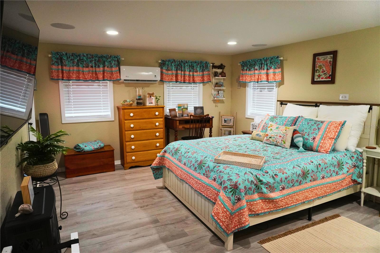 Image 24 of 30 For 11717 Salmon Drive