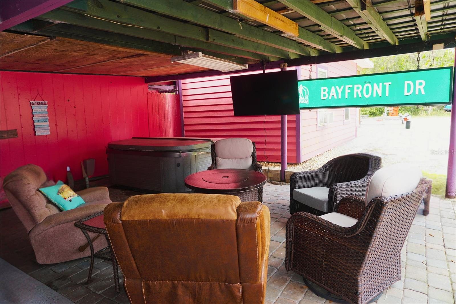 Image 7 of 30 For 11717 Salmon Drive