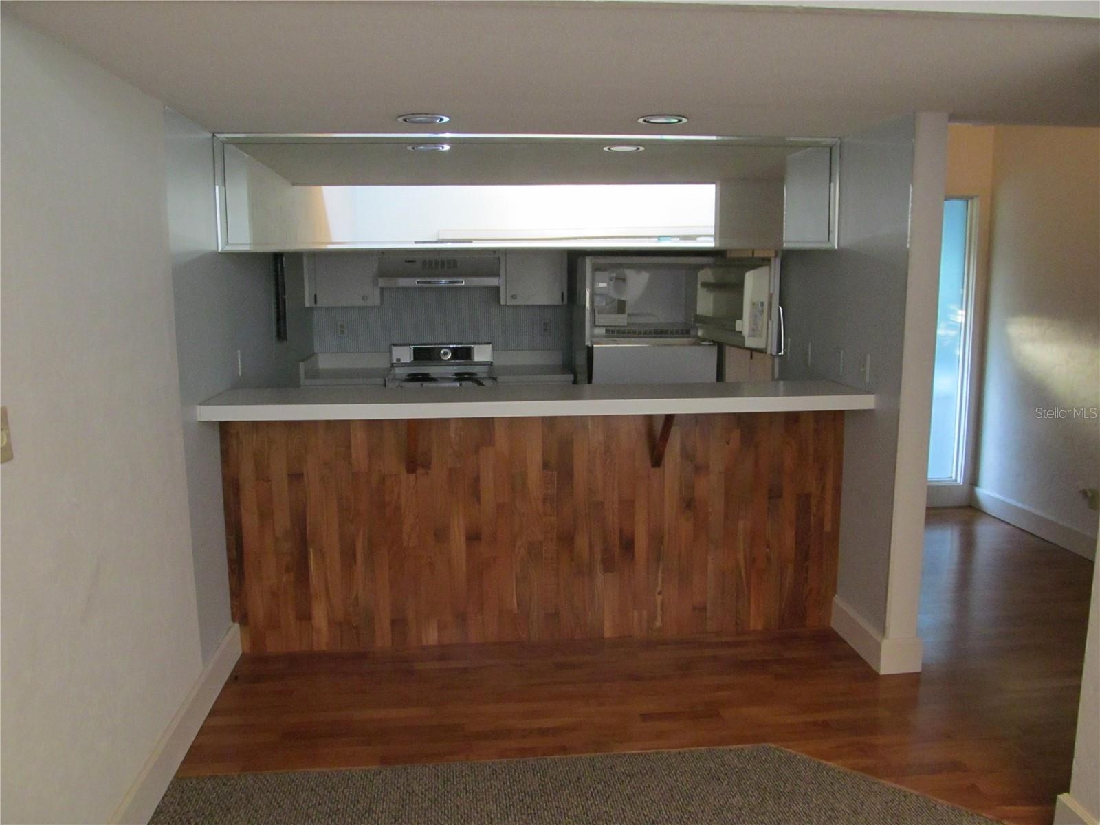 Image 3 of 11 For 4026 Abbey Court 4026