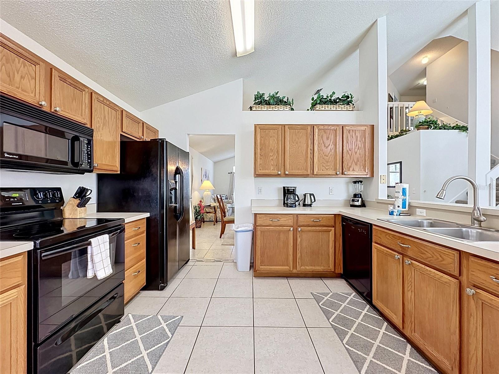 Image 19 of 74 For 2223 Mallory Circle