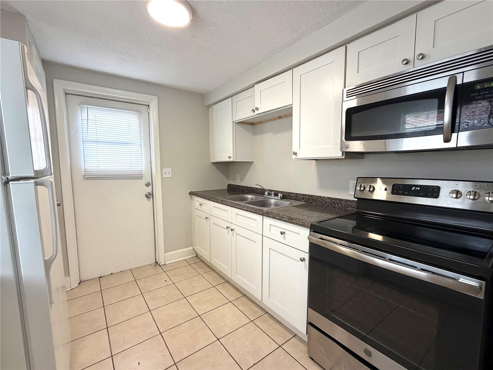 Image 3 of 9 For 10022 Wilder Avenue 12