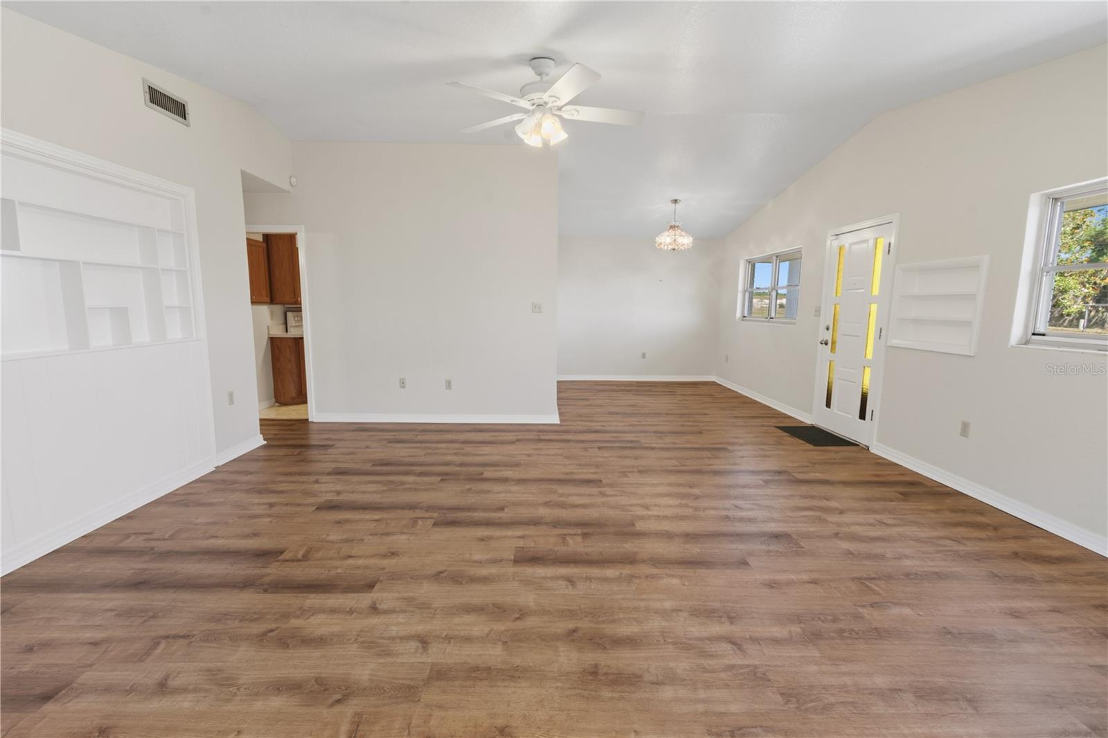 Image 10 of 44 For 2425 Burns Avenue