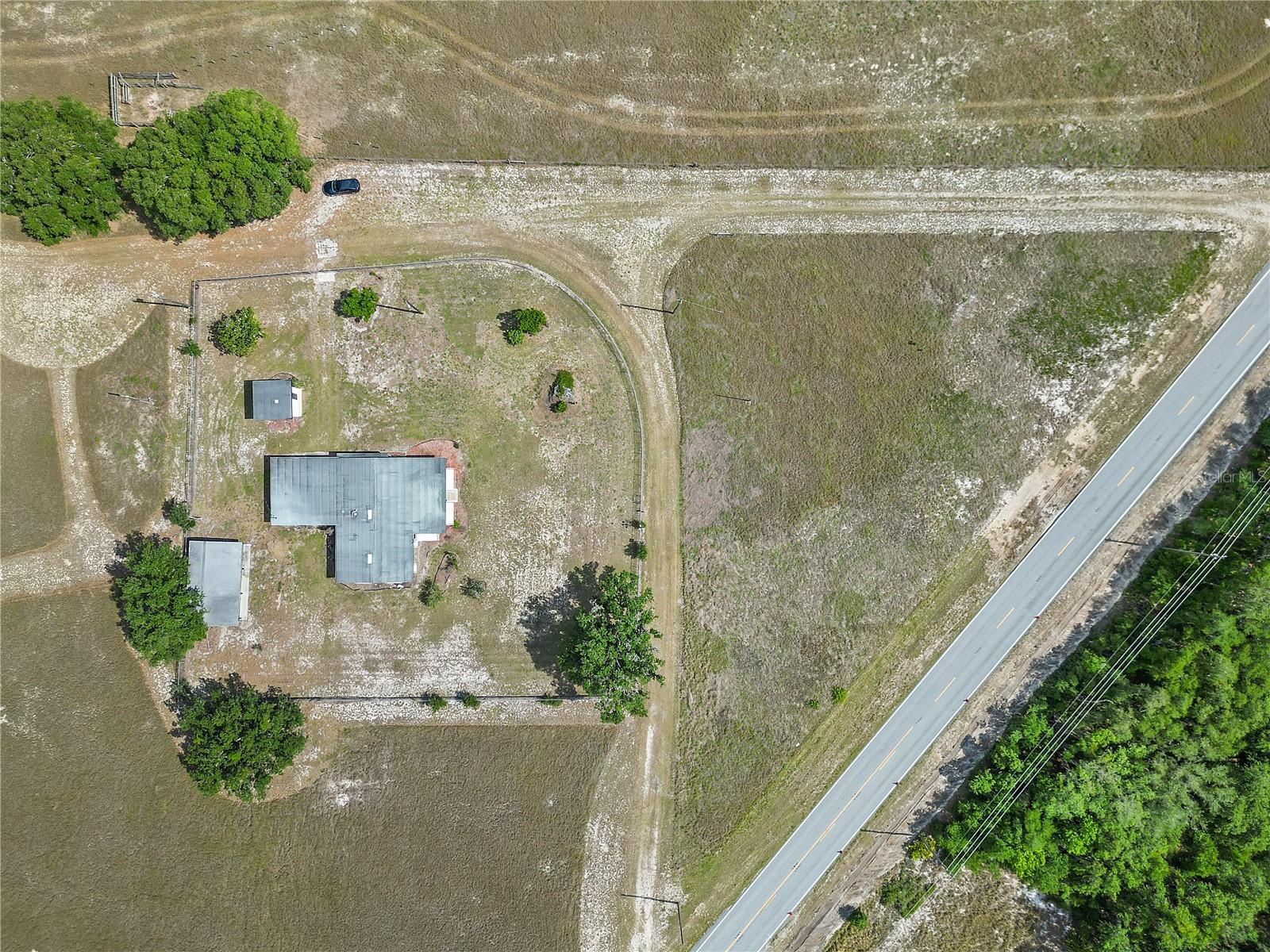 Image 6 of 44 For 2425 Burns Avenue